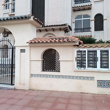 Residencia Alhambra Los Cisnes Torrevieja Exteriér fotografie
