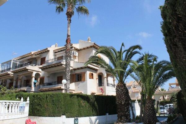 Residencia Alhambra Los Cisnes Torrevieja Exteriér fotografie